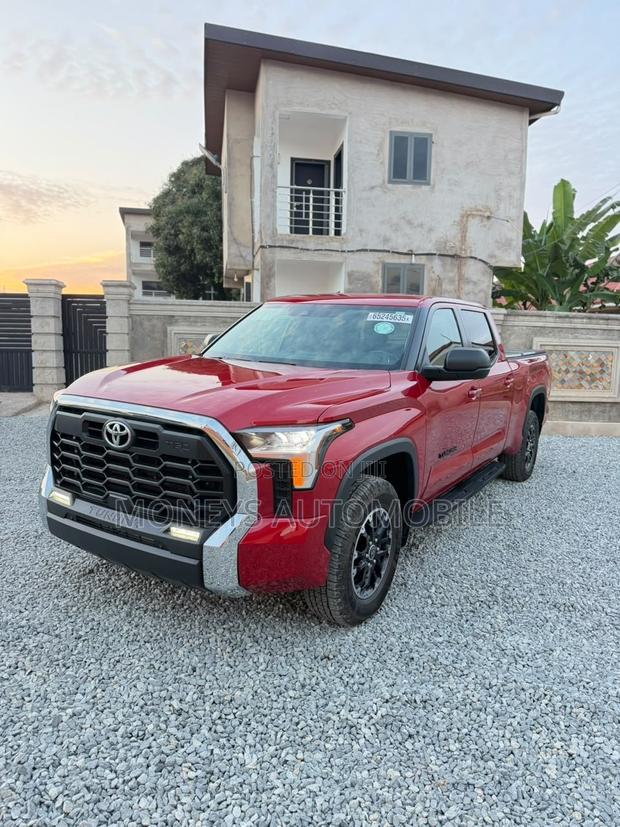 Toyota Tundra 2024 Red