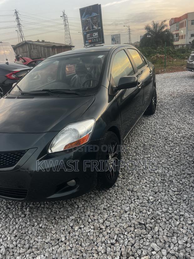 Toyota Yaris 2012 Gray