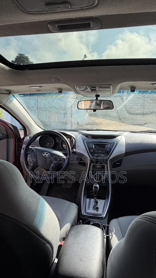 Hyundai Elantra Limited Sedan FWD (1.8L 4cyl 6A) 2013 Red