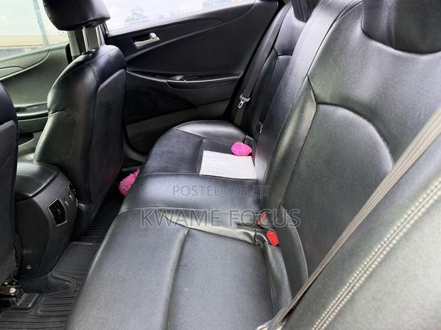 Hyundai Sonata GLS Sedan FWD (2.4L 4cyl 6A) 2012 Silver