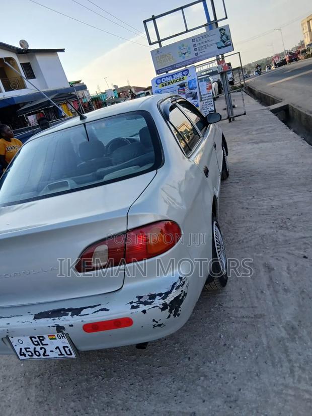 Toyota Corolla 1.6 Sedan 2002 Gray