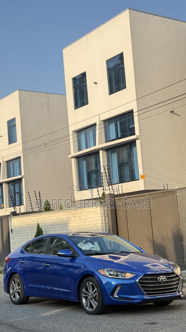 Hyundai Elantra Limited Sedan FWD (2.0L 4cyl 6A) 2017 Blue