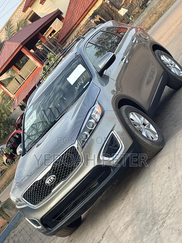 Kia Sorento 4dr SUV 2016 Gray