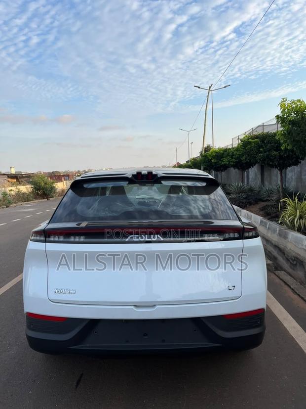 New Dongfeng Rich 7 2025 White