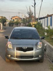 Toyota Yaris Base Hatchback 5dr 2010 Silver for sale