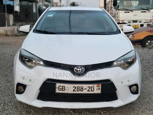 Toyota Corolla 2015 White