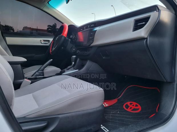 Toyota Corolla 2015 White