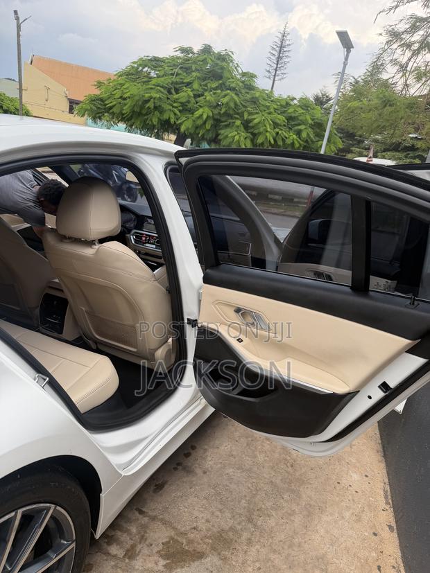 BMW 330i 2019 White