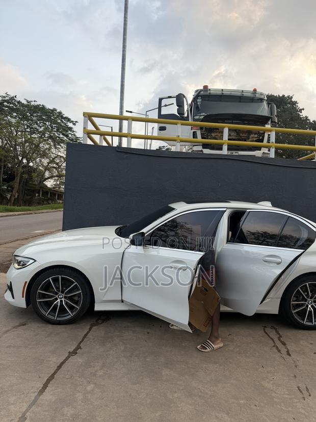 BMW 330i 2019 White