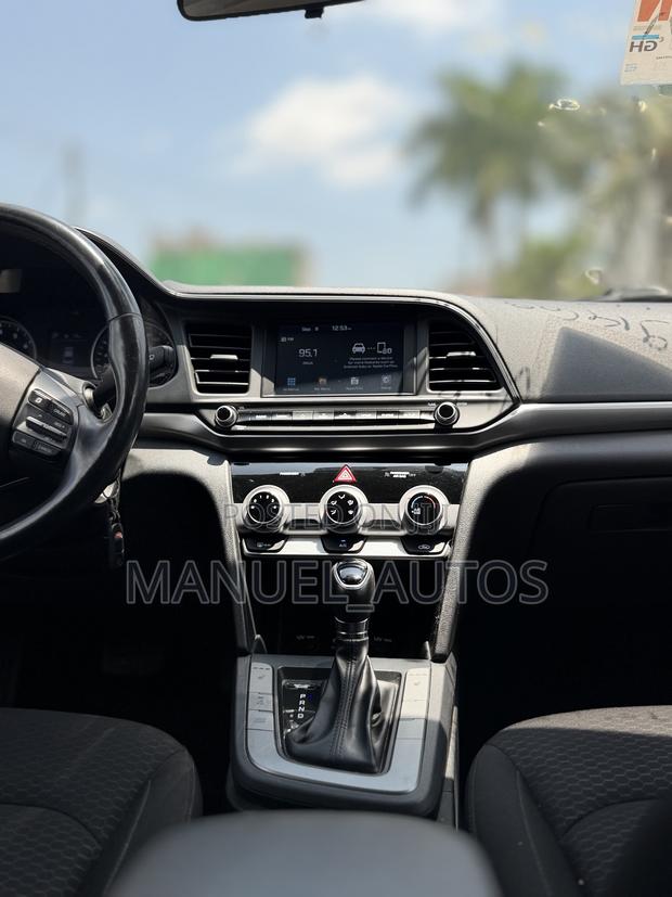 Hyundai Elantra SEL 2019 White