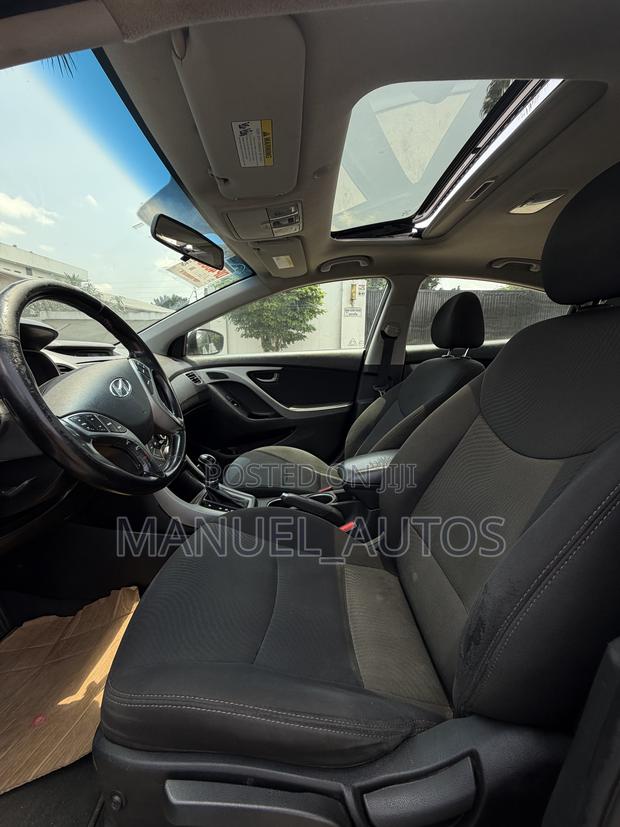 Hyundai Elantra SE Sedan FWD (1.8L 4cyl 6A) 2016 Gray