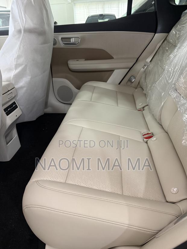 New Toyota bZ3 2025 Off white