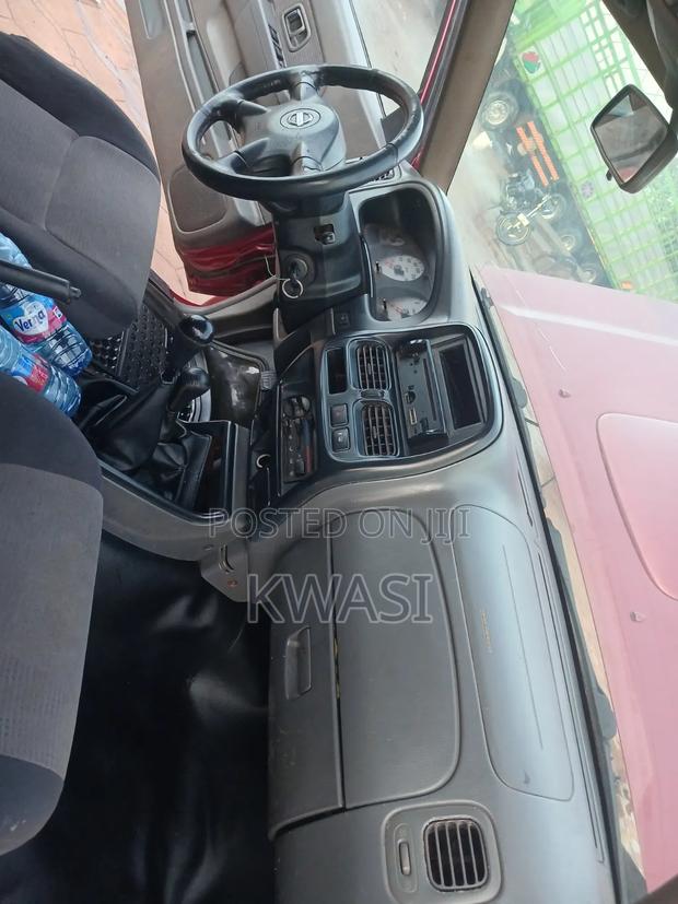 Nissan Navara 2004