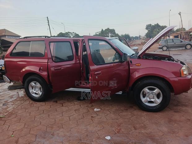 Nissan Navara 2004