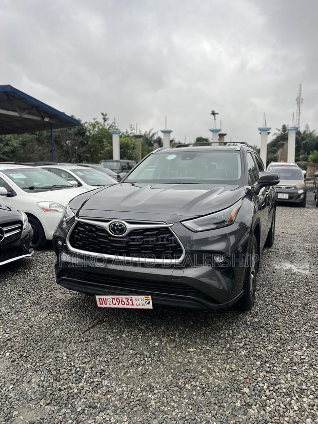 Toyota Highlander 2024 Gray