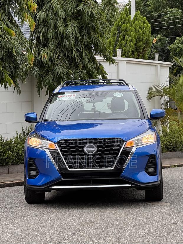 Nissan Kicks SV 2023 Blue