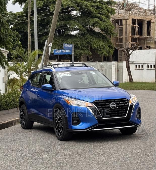 Nissan Kicks SV 2023 Blue