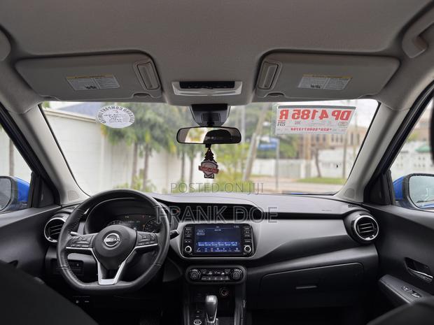 Nissan Kicks SV 2023 Blue