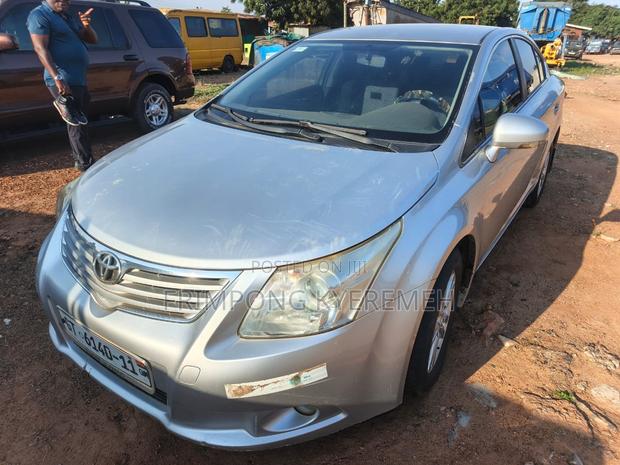 Toyota Avensis 2011 Gray