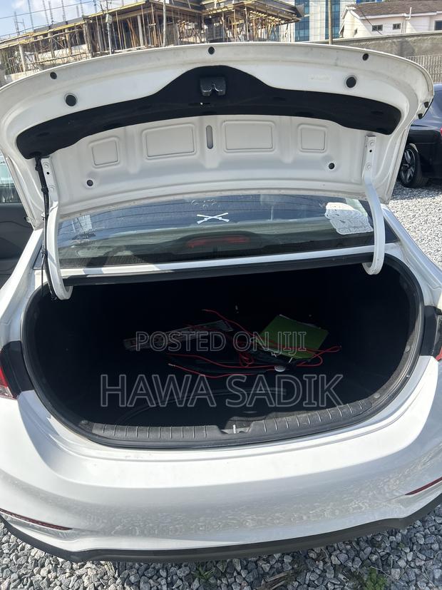 Hyundai Accent SE 2018 White