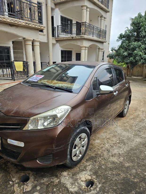 Toyota Vitz 2012 Brown