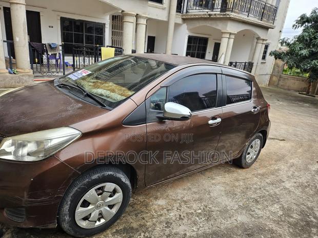 Toyota Vitz 2012 Brown