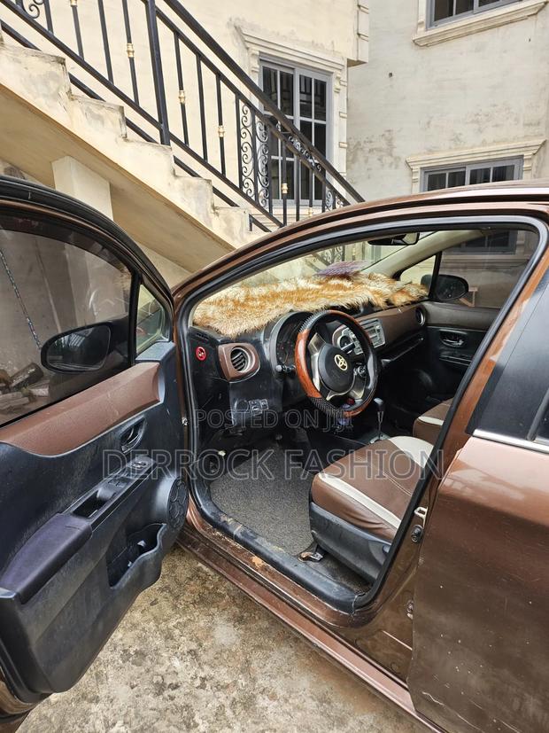 Toyota Vitz 2012 Brown
