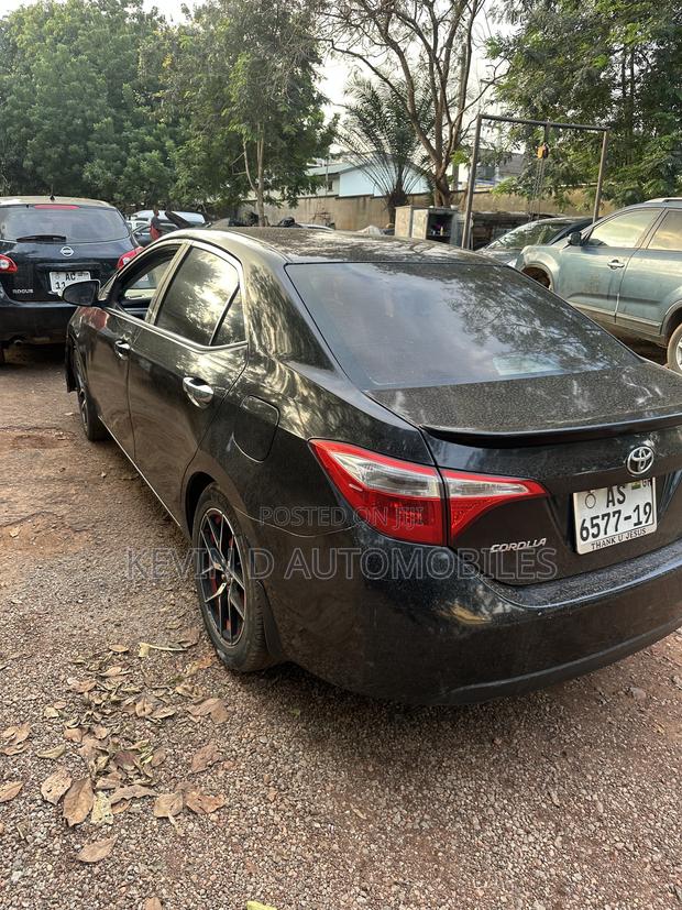 Toyota Corolla LE 4dr Sedan (1.8L 4cyl CVT) 2015 Black