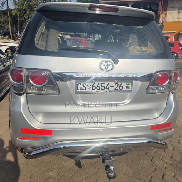 Toyota Fortuner 2012 Silver