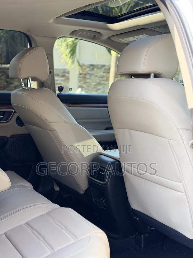 Honda CR-V Touring 4dr SUV AWD (1.5L 4cyl CVT) 2017 White