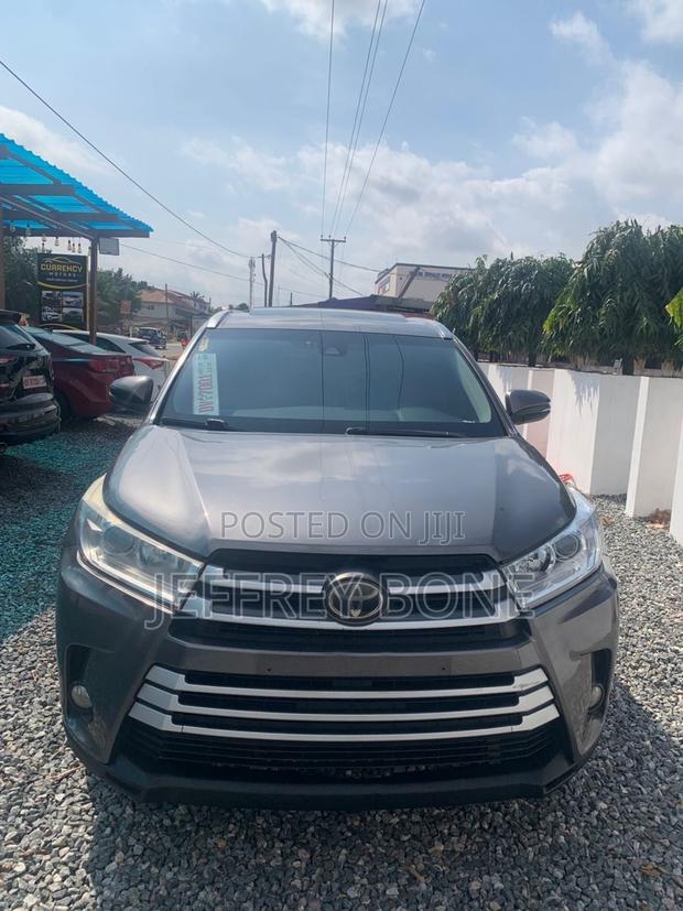 Toyota Highlander Limited 4x2 V6 (3.5L 6cyl 8A) 2018 Gray
