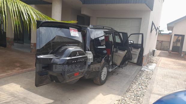 Mitsubishi Pajero 2015 Black