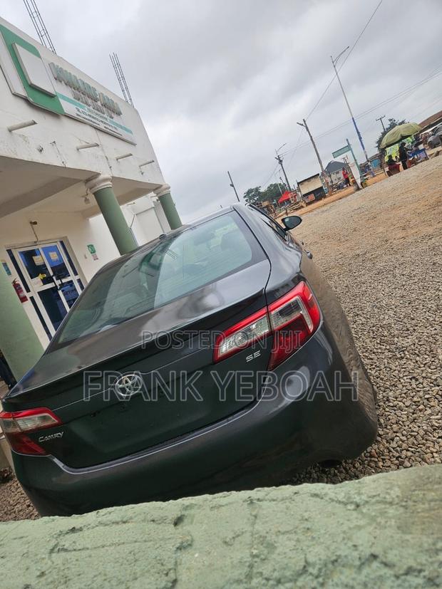 Toyota Camry 2014 Gray