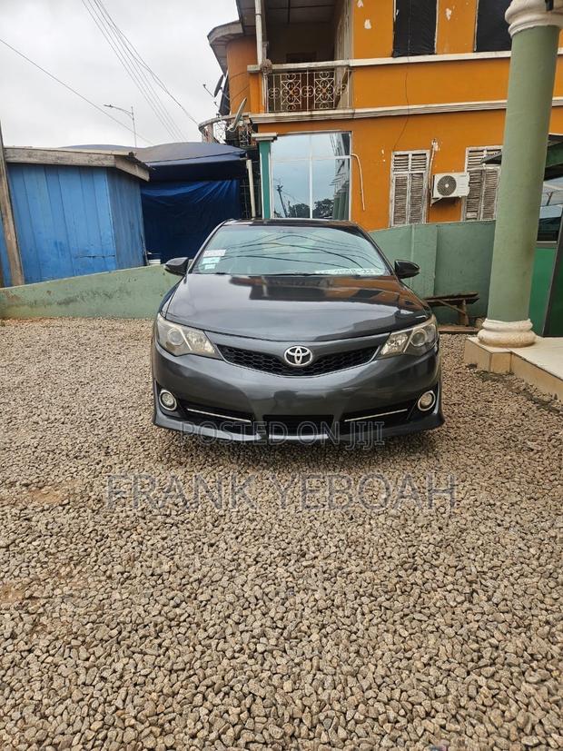 Toyota Camry 2014 Gray