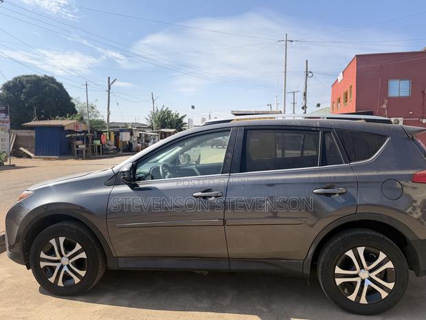 Toyota RAV4 LE 4dr SUV AWD (2.5L 4cyl 6A) 2015 Gray