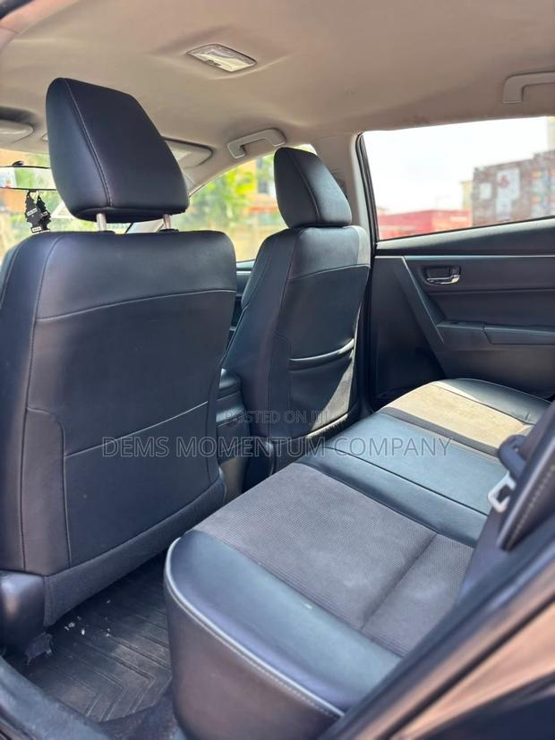 Toyota Corolla 2016 Black