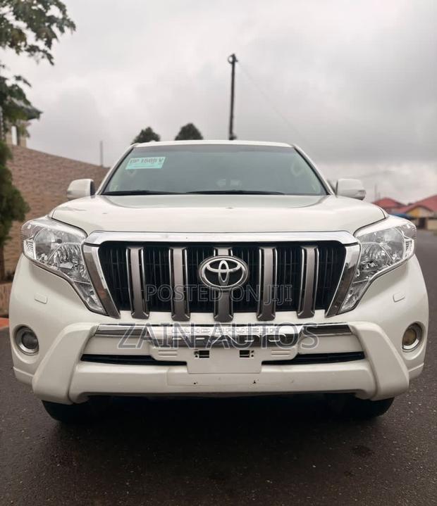 Toyota Land Cruiser Prado 2017 White