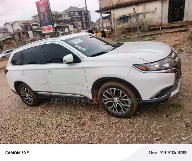Mitsubishi Outlander 2017 White