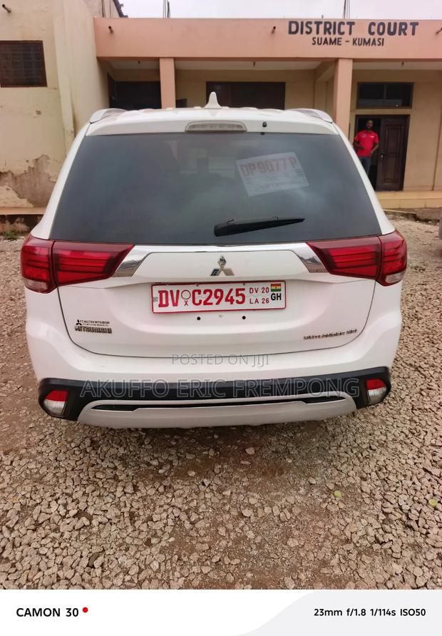 Mitsubishi Outlander 2017 White