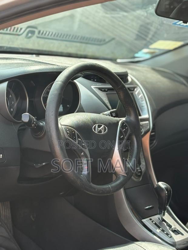 Hyundai Elantra Limited Sedan FWD (1.8L 4cyl 6A) 2013 Silver