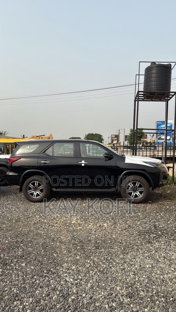 New Toyota Fortuner 2025 Black