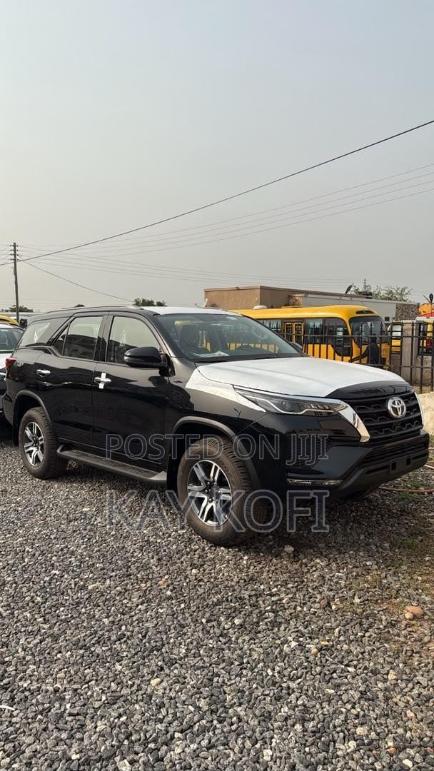 New Toyota Fortuner 2025 Black