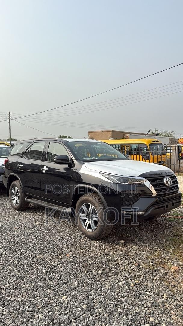 New Toyota Fortuner 2025 Black