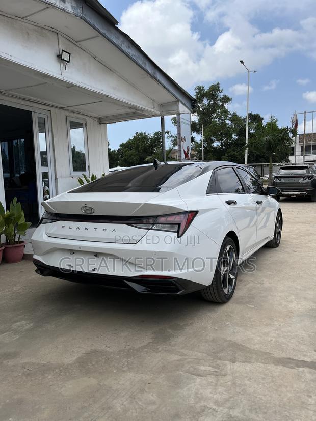Hyundai Elantra SEL 2023 White