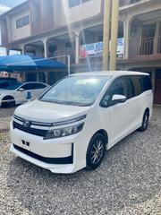 Toyota Voxy 2015 White for sale