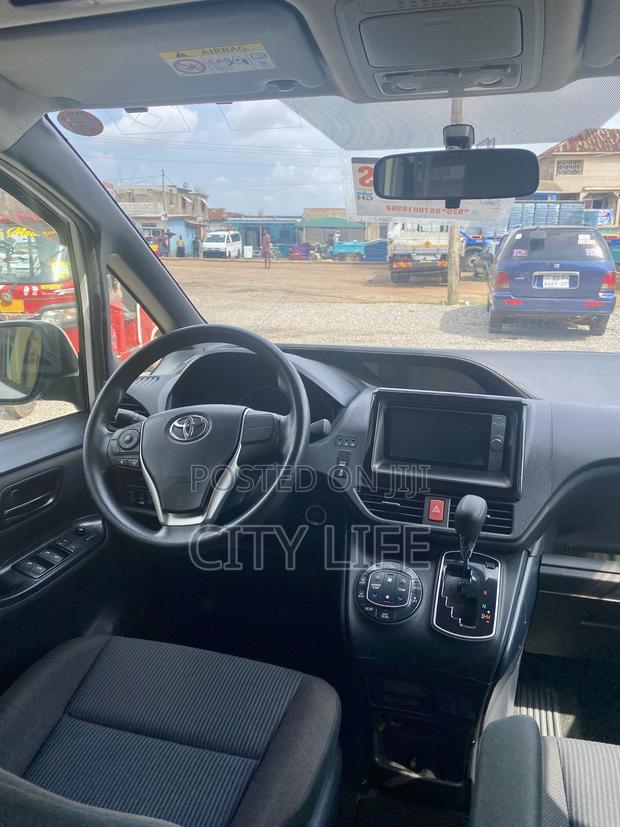 Toyota Voxy 2015 White