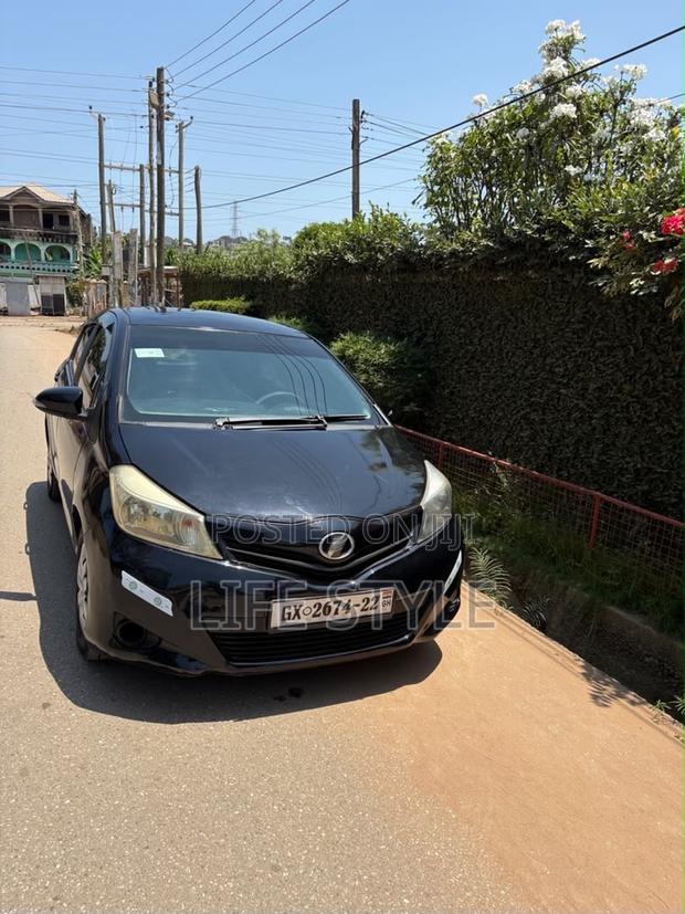 Toyota Vitz 2013 Black