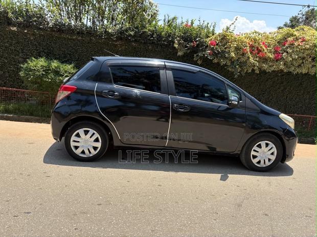 Toyota Vitz 2013 Black