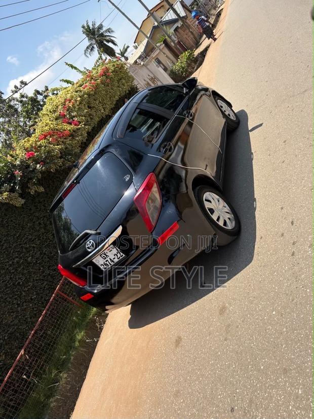 Toyota Vitz 2013 Black