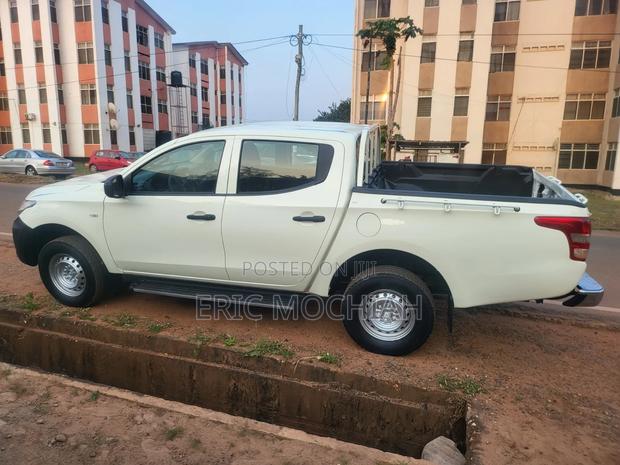 Mitsubishi L200 Double Cab 2.4 181hp 4WD 2019 White